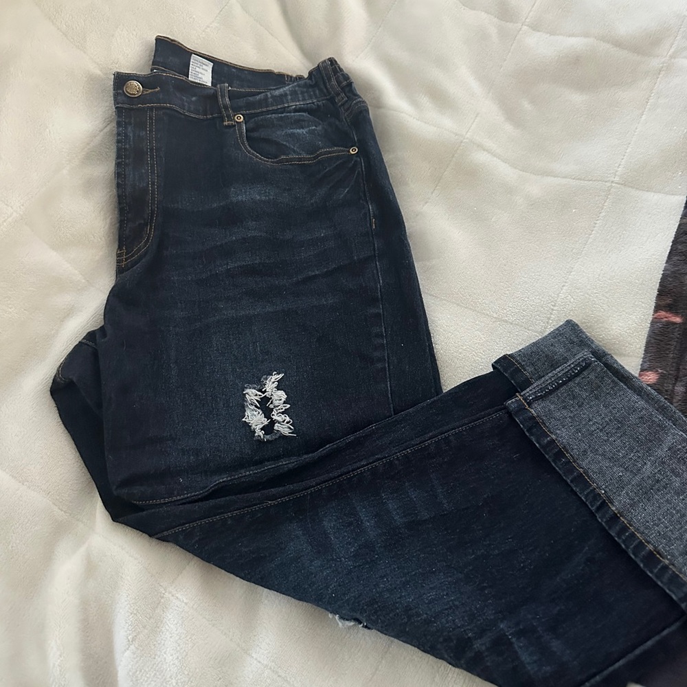 Stylish Distressed Jeans Diana Gilman